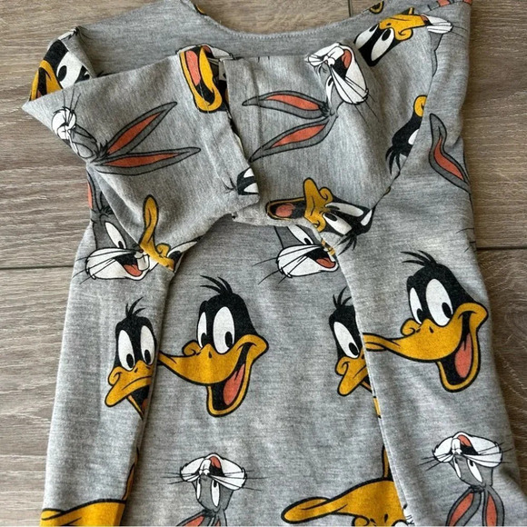 Looney Tunes Soft and Stretchy Short Sleeve Top - Picture 11 of 11